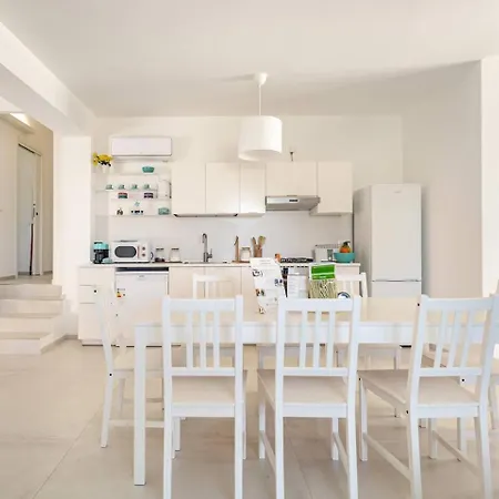 Four By Sicily Travelling *