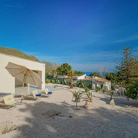 Four By Sicily Travelling 스코펠로