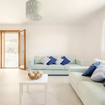 Four By Sicily Travelling